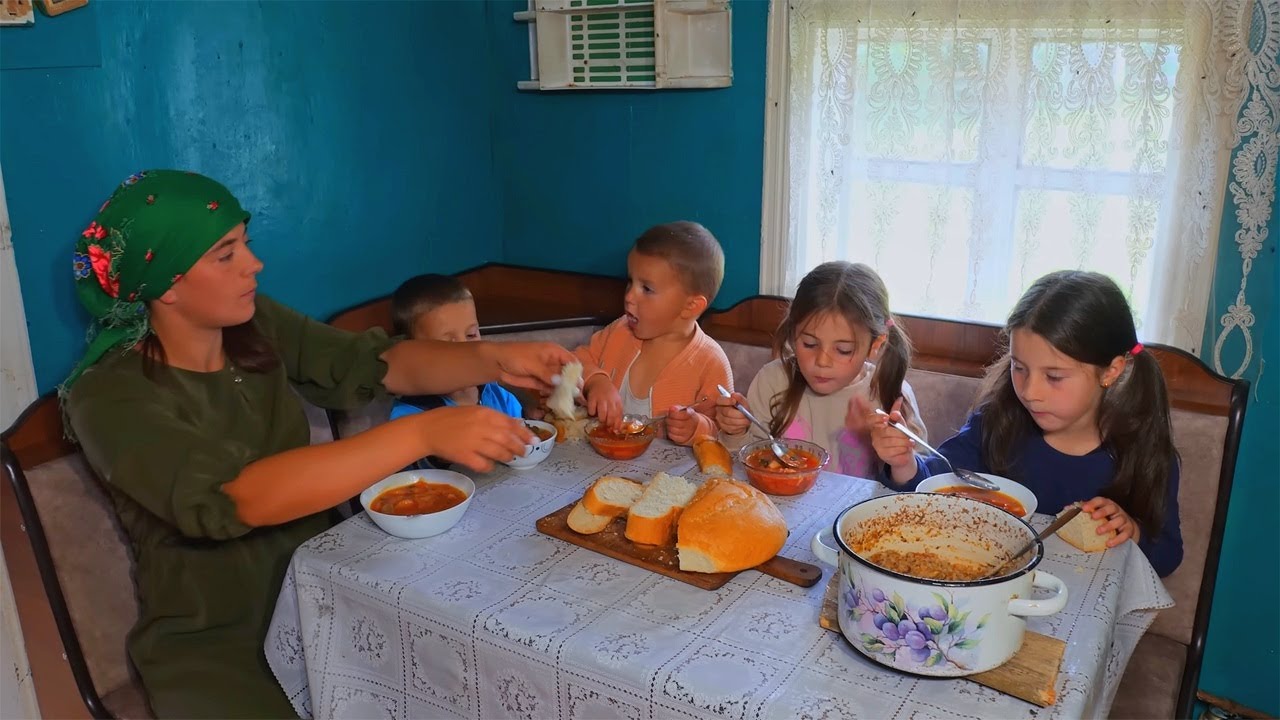 A Big Family Chooses Life Away From Civilization