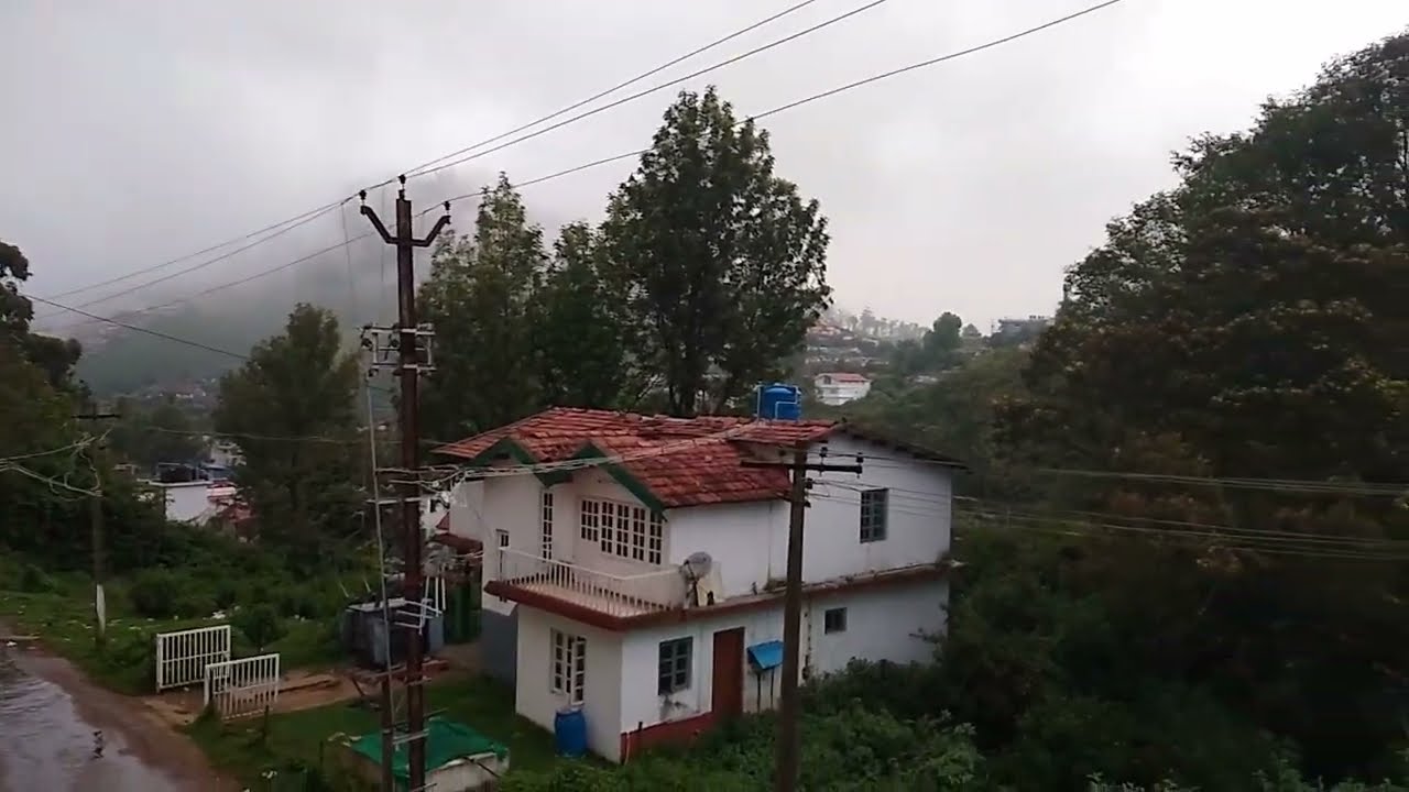 Cloudy view from Hotel fairstay, Thalayathimund, Ooty