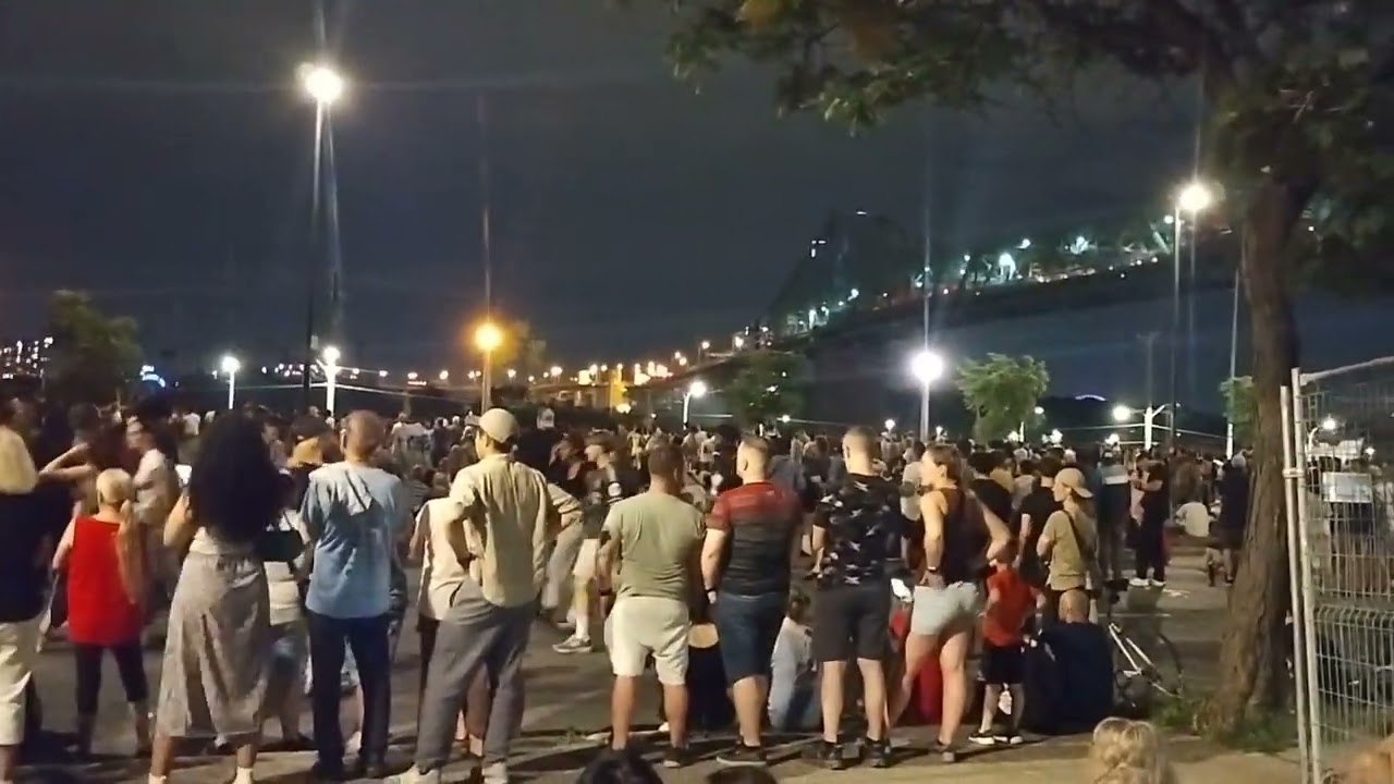 The fireworks performance of Japon in Montréal.