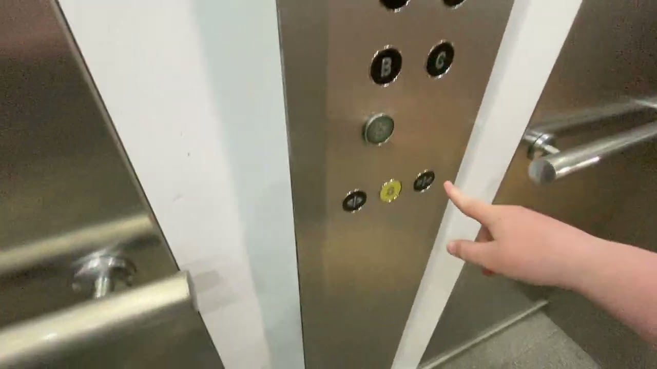 Ocean terminal lifts- /RED CARPARK/ -LEFT LIFT