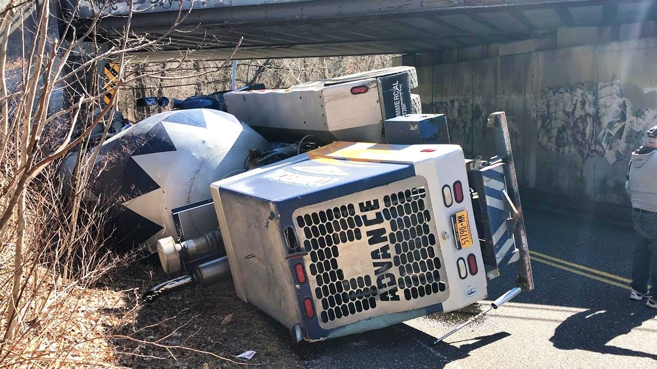 IDIOTS Overloaded Truck Rolling Over | Trucks Accident 2022 | Beaver Dam Removal with Excavators