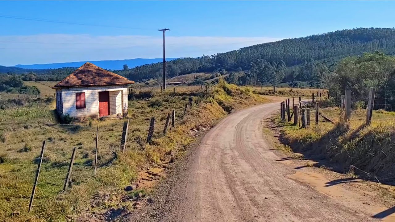 AS CASAS ABANDONADAS DOS ANTIGOS AGRICULTORES E MUITAS PAISAGENS E ANIMAIS 