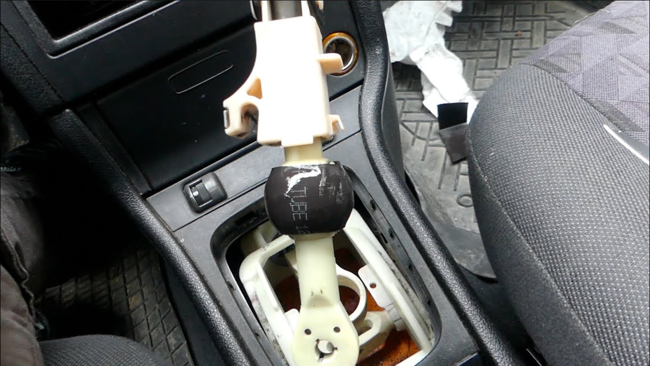 Opel Astra váltórúd gömbfej felújítás zsugorcsővel hogy ne lötyögjön a váltó