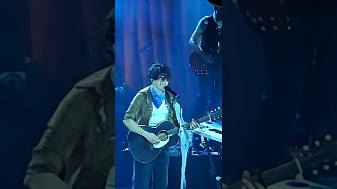 Bradley Simpson - Dreams (cover), Melkweg Amsterdam The Netherlands (31-10-2024)
