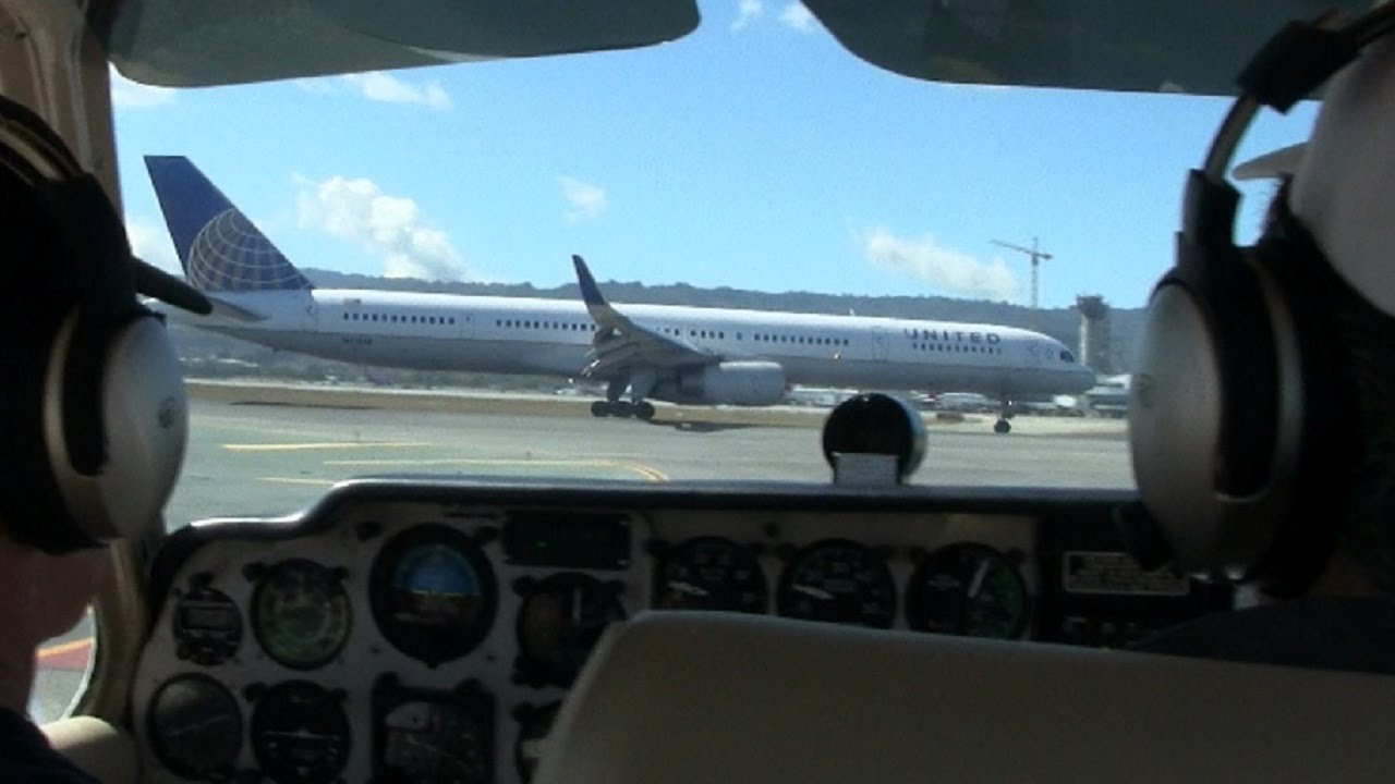 SFO Takeoff and Landing in a Beechcraft Baron