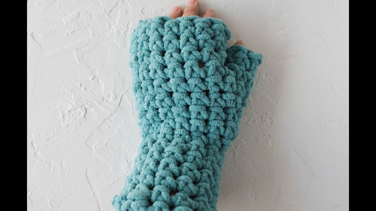 How to Separate Thumb Stitches for Crochet Mittens | AllFreeCrochet