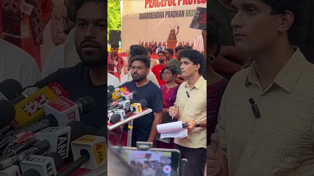 Abhijeet dipke press conference, founder of cjp #cjp #cockroachjantaparty #jantarmantar