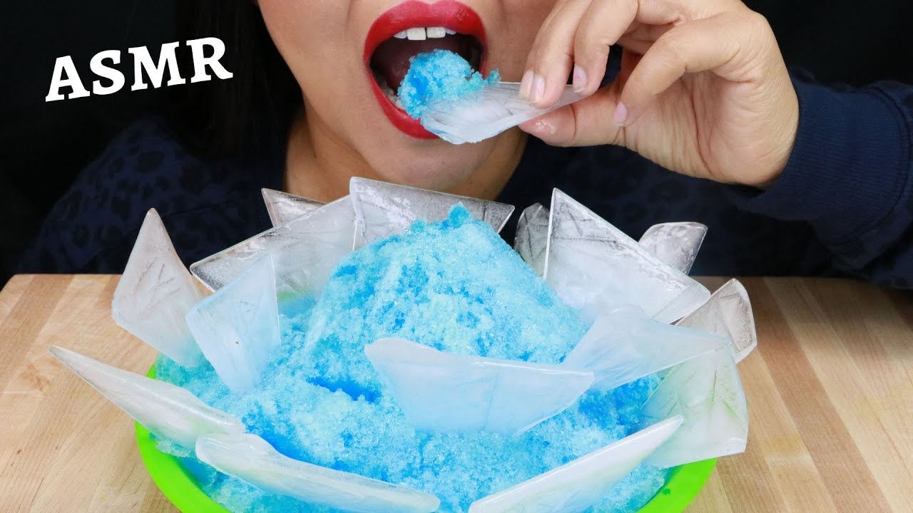 GIANT BLUE SNOW CONE & ICE TORTILLA CHIPS ~ EXTREME CRUNCH ~ ASMR (No Talking) Eat Life With Kimchi