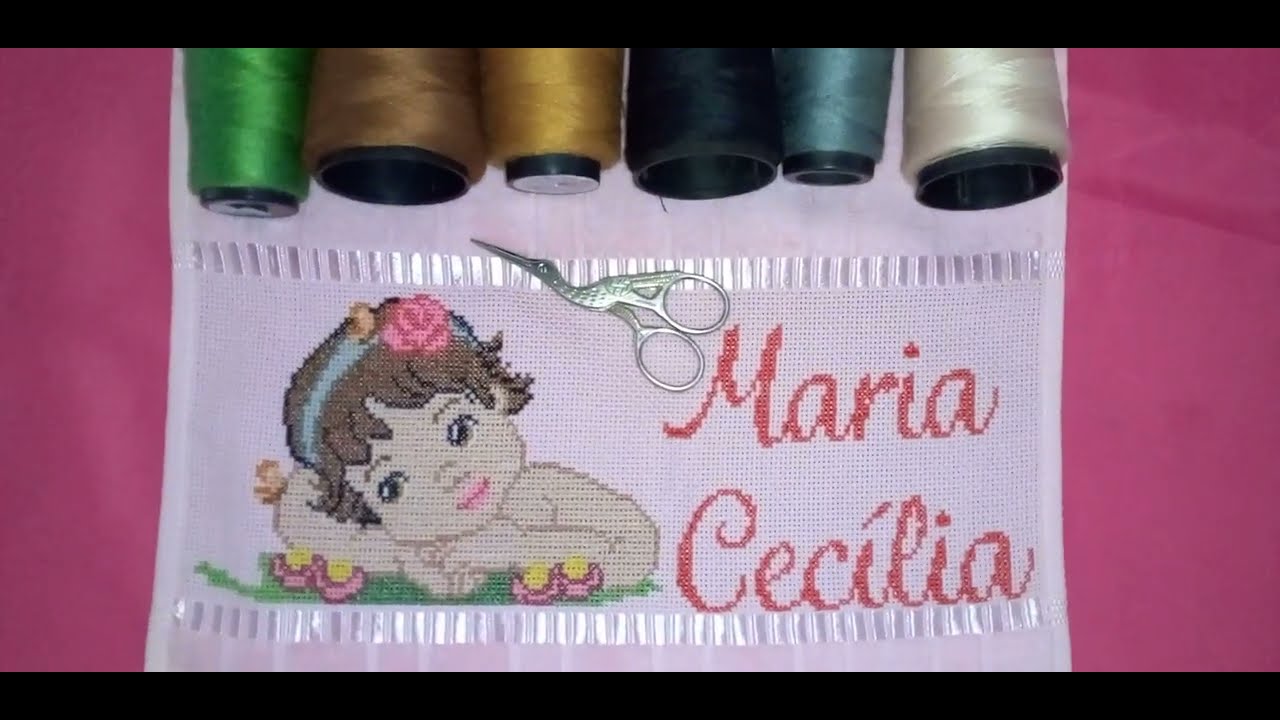 Bordado em ponto cruz para menina