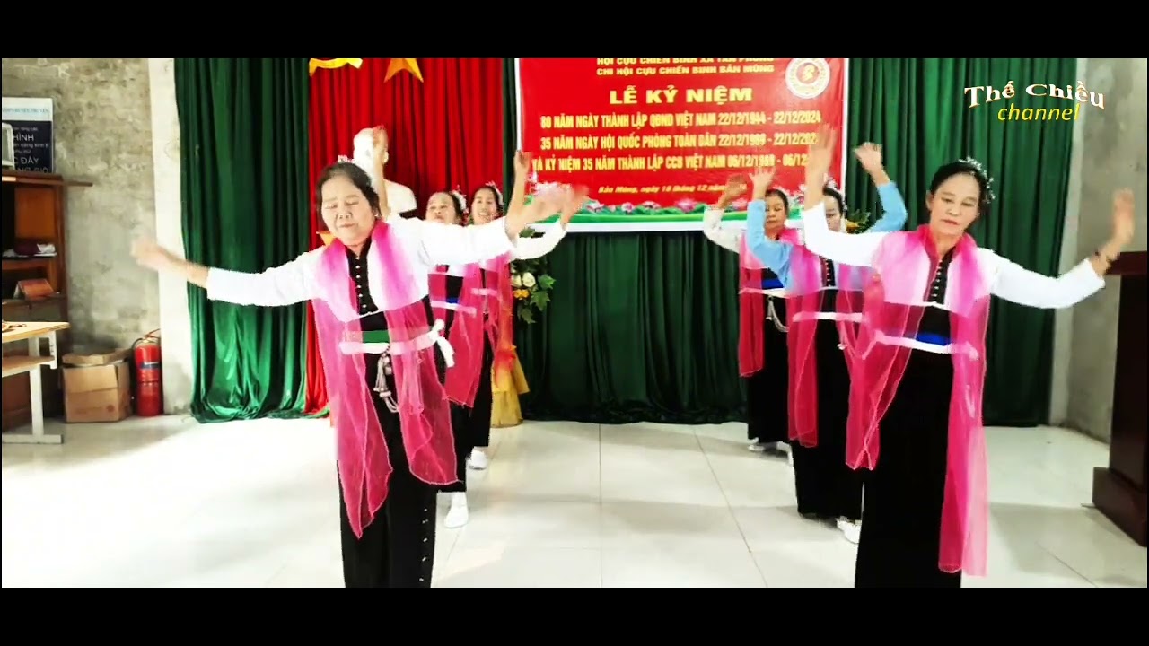 Múa vui chiến thắng/tốp nữ phu nhân CCB/bản mùng