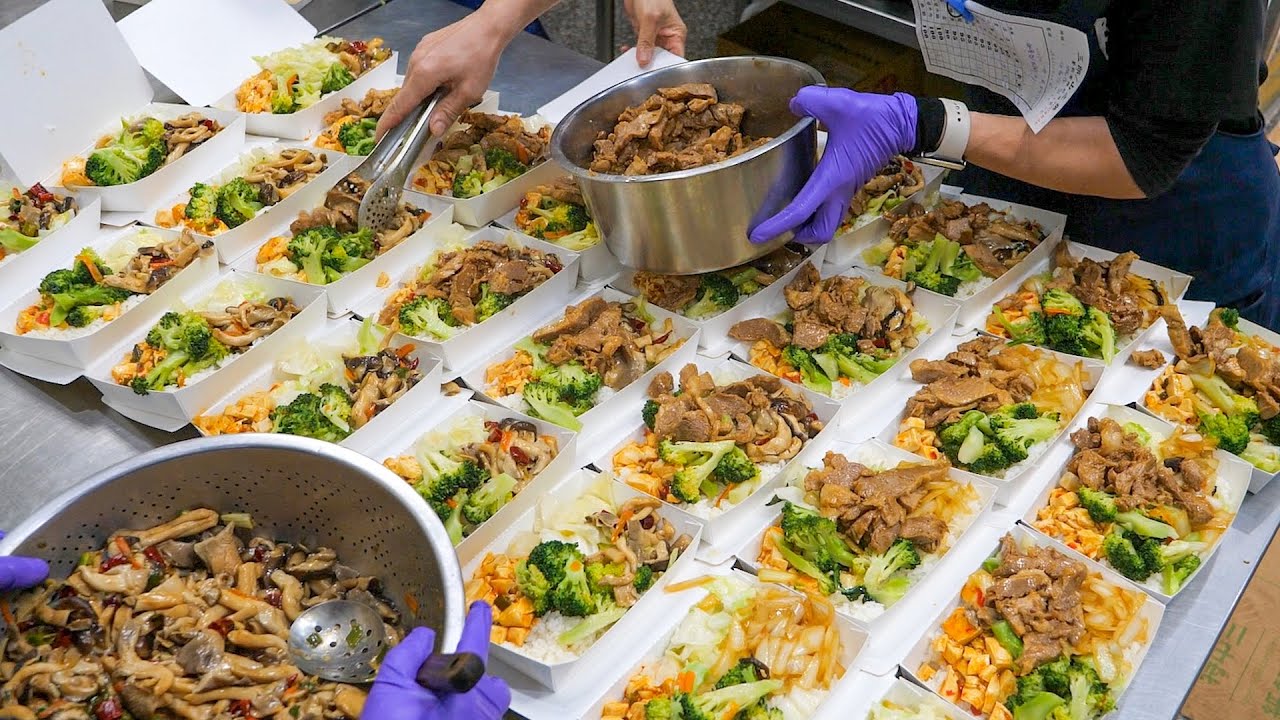 3000 продаж в день! Вкусные тайваньские ланч-боксы (жареная свинина, томатные яйца, жареные овощи)