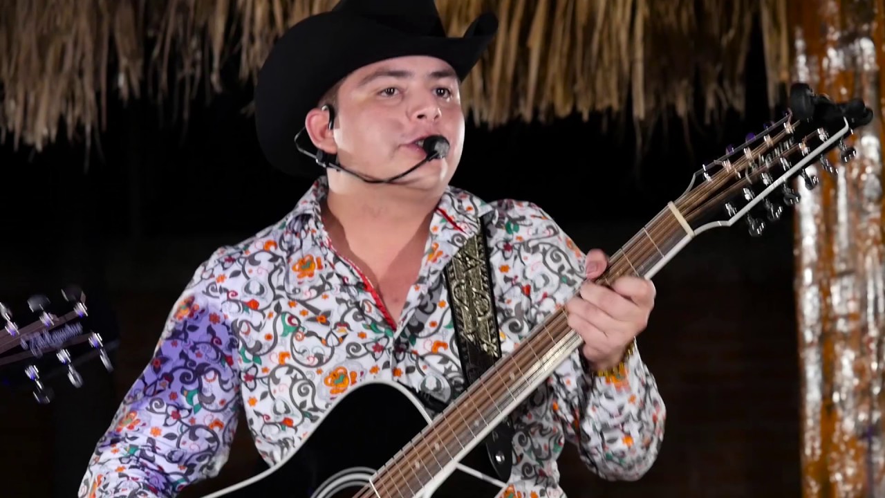 NANO MACHADO -QUIEREME COMO TE QUIERO(EN VIVO)