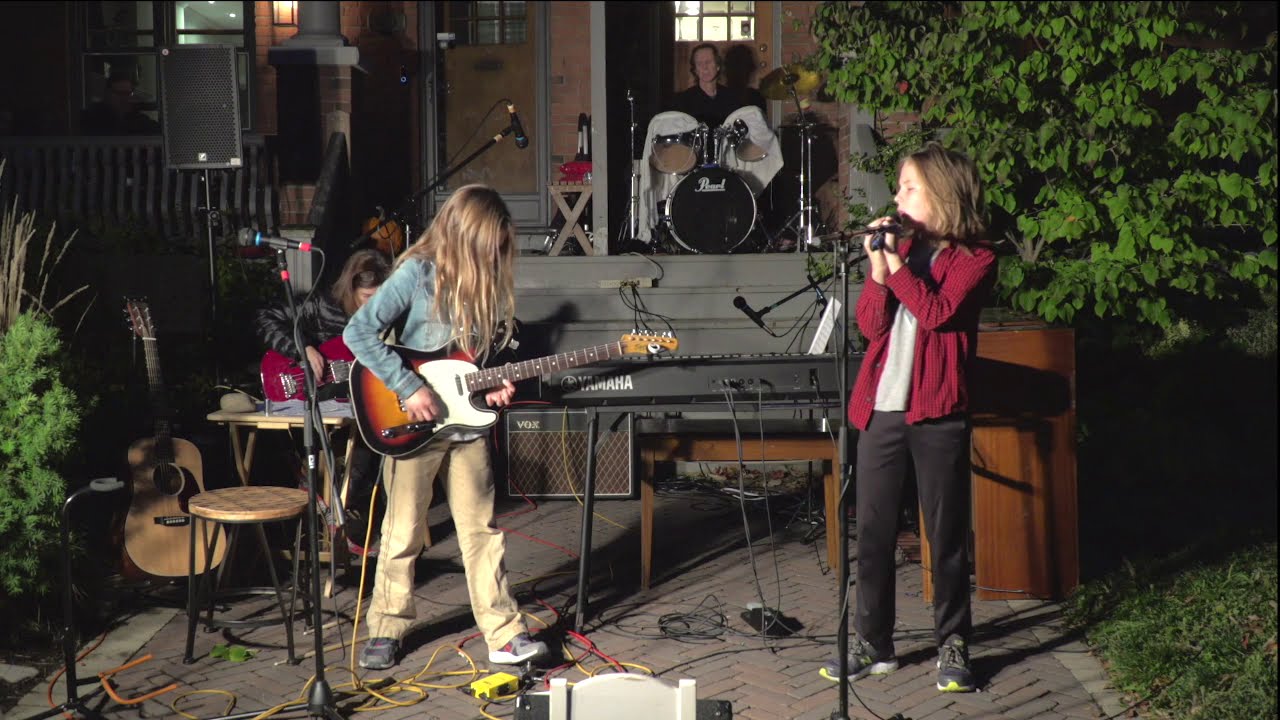 Daniel-Raum Band front lawn show October 2020