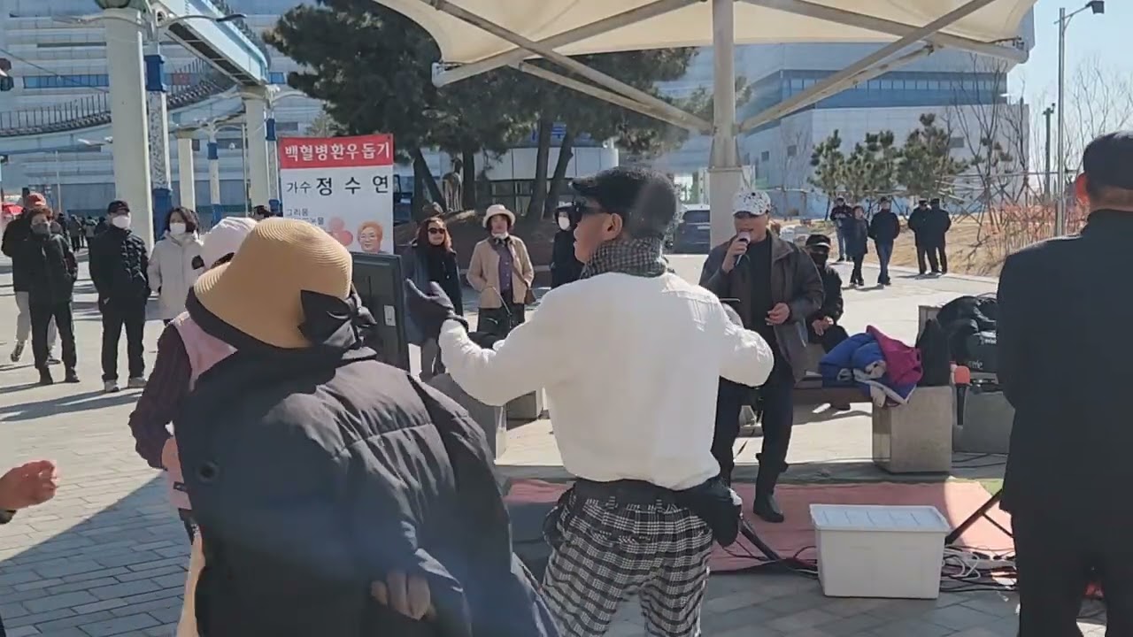 김경철 광대 원곡 미스 미스터 월미도버스킹 둥굴둥굴 살아보세 금영22079 백혈병환우돕기 무지개음악회 