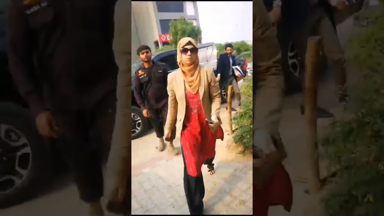 👉 Non-Tax/Duty Paid Cigarettes Confiscation Drive - Raid in DHA, Lhr by AC FATIMA TARIQ  ( #shorts )