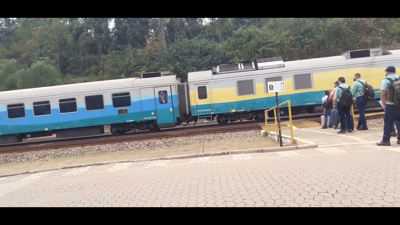 EFVM Trem de Passageiro em Costa Lacerda. Santa Bárbara MG.