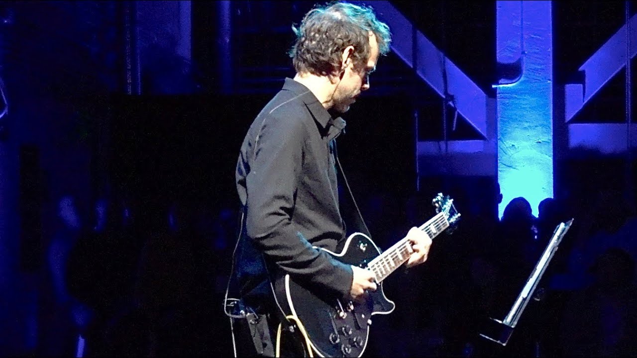 Bryce Dessner, solo guitar piece — 