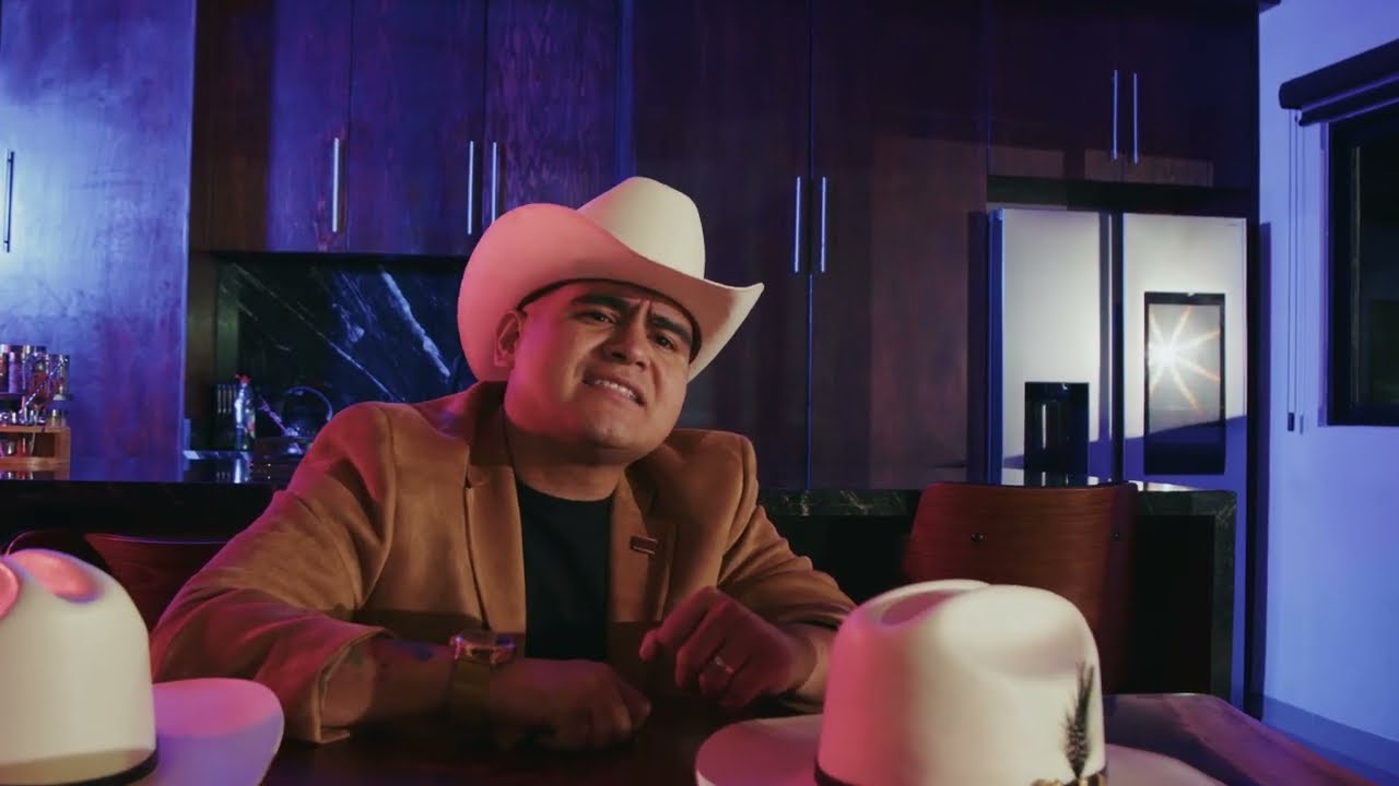 Chuy Lopez - La Fabrica De Sombreros (Video Oficial)