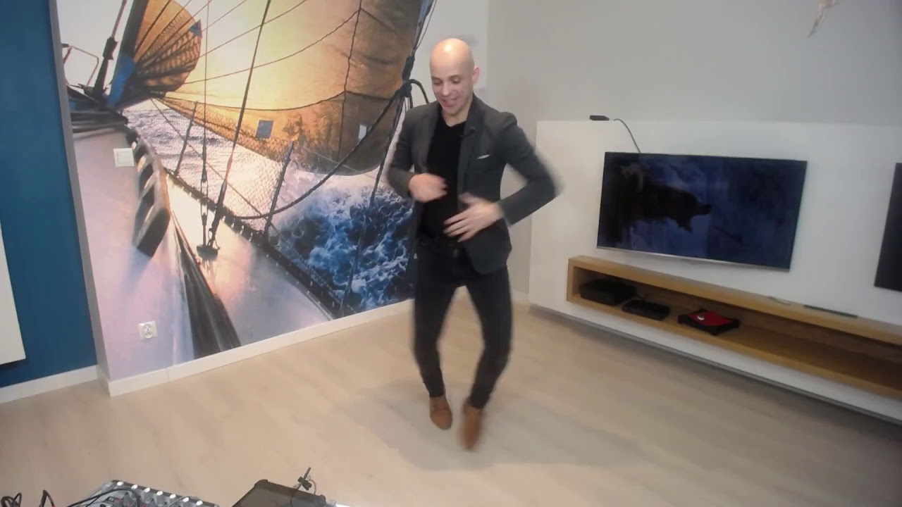 Shoulders and Arms in Salsa Basic Step - Captain Salsa