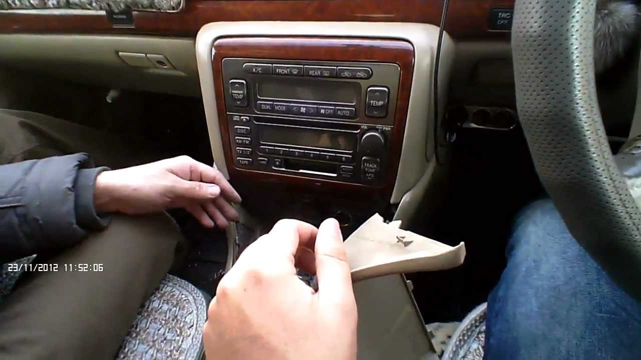 Toyota Progres climat and radio lamp