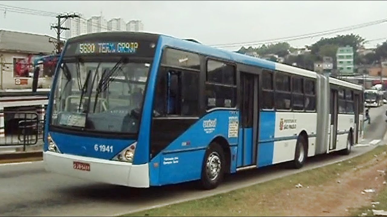 Movimentação de ônibus na Parada Rio Bonito