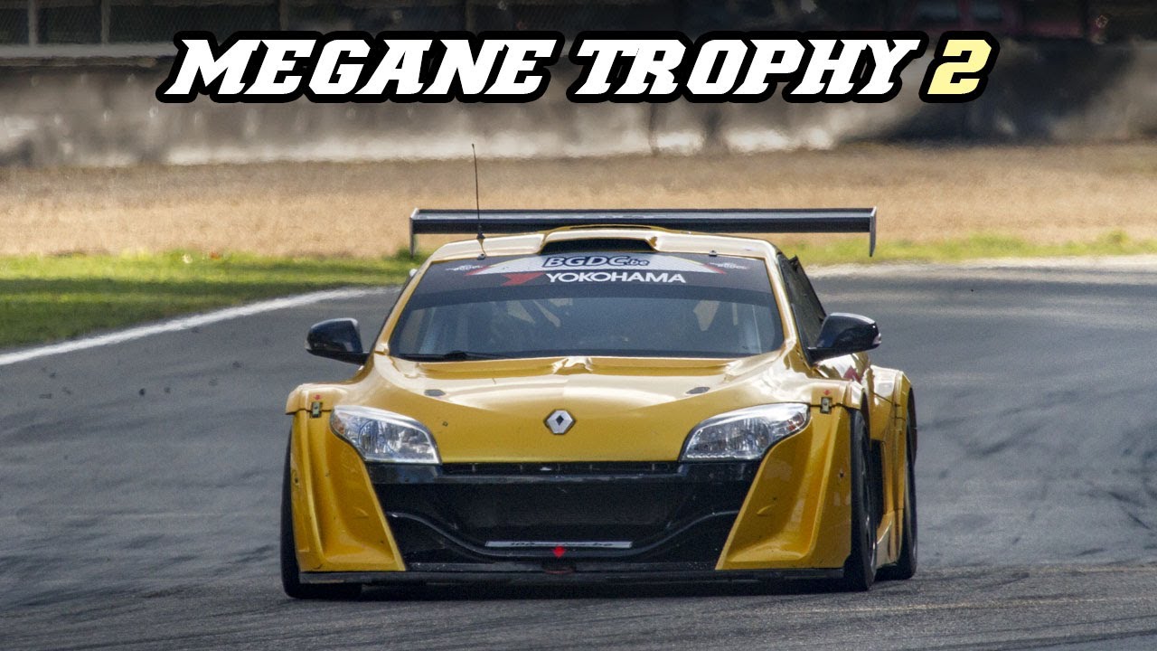 Renault Megane Trophy2 | screaming V6 flybys and downshifts