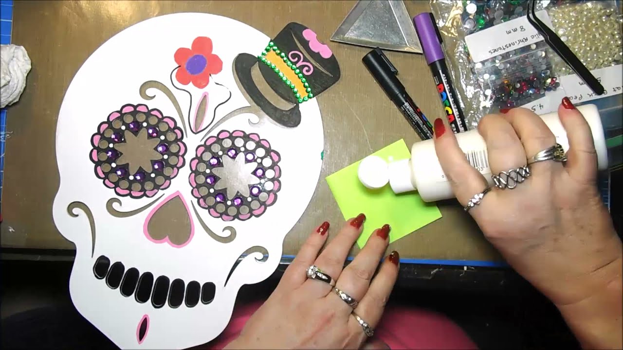 PAINTING A DOLLAR TREE SUGAR SKULL WOODEN PLAQUE