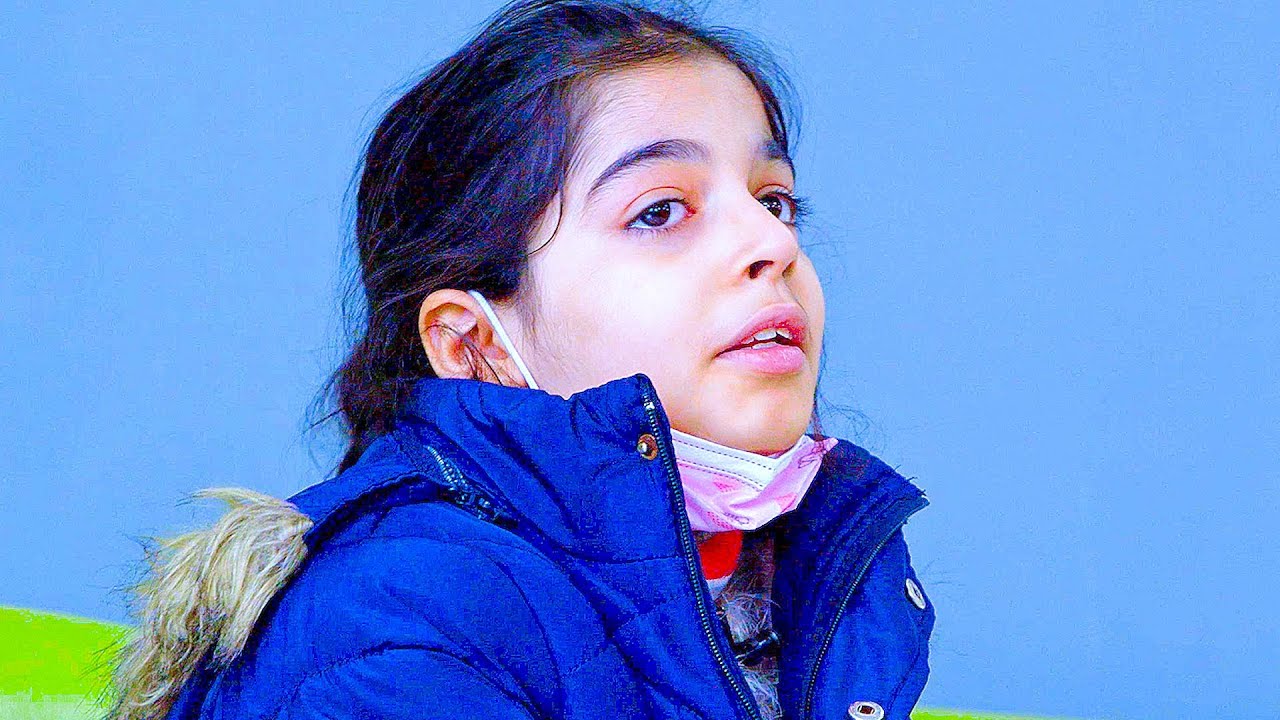 صدمة/طفله تنفجر بالبكاء وتتكلم مافي داخلها لاول مرة وامها اتفاجات من كلامها#علي_عذاب