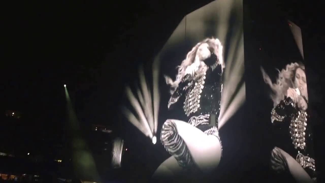 Beyoncé sings The Beautiful Ones (Prince Tribute) at Soldier Field in Chicago, IL 5/28/16