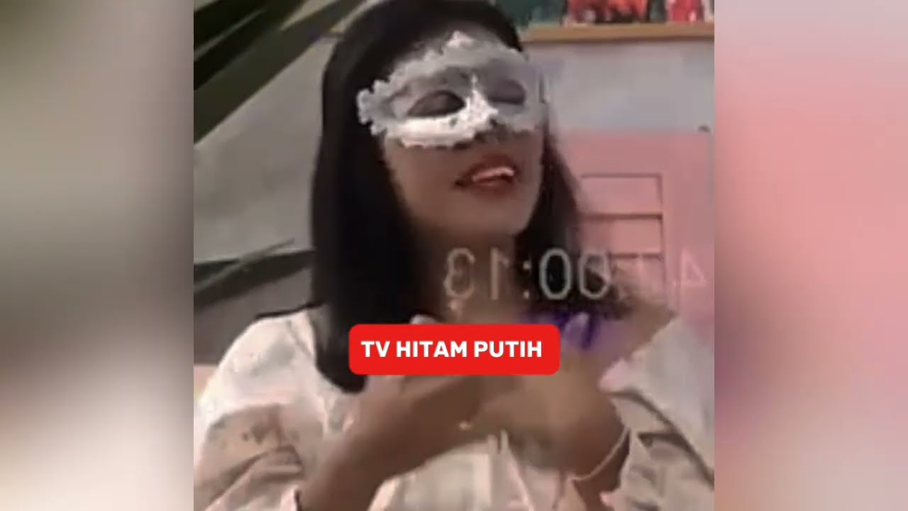 DIBALIK KENIKMATAN SANG CAMERAMAN - TV HITAM PUTIH