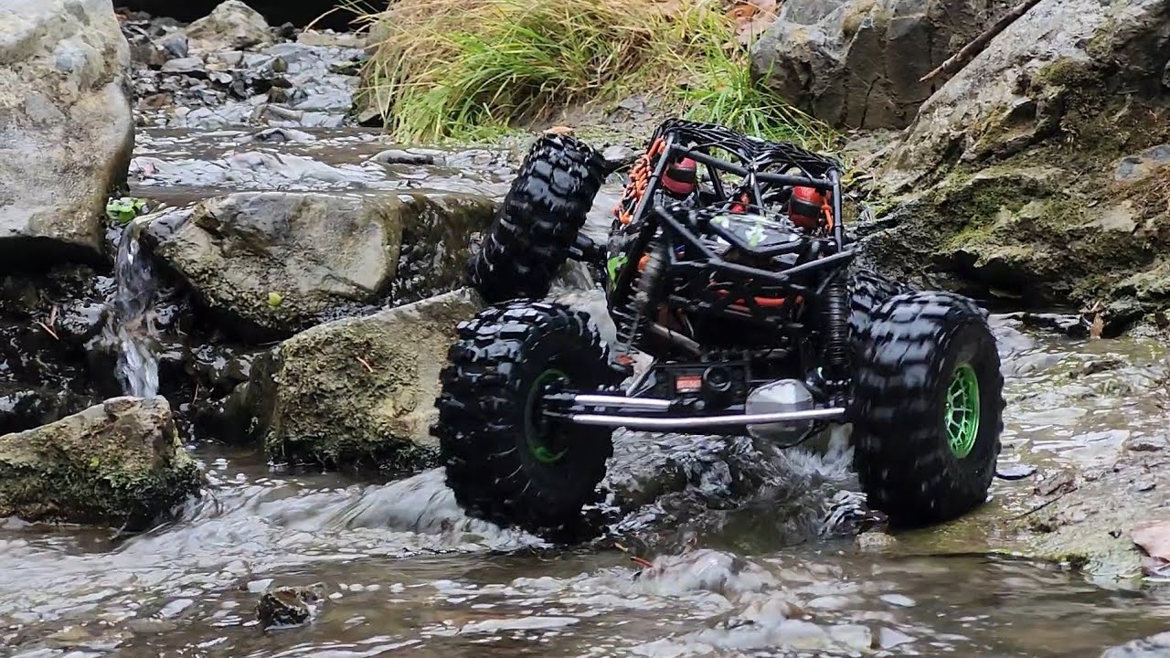 RC ROCK BOUNCING CREEK AND WATERFALL axial RBX10 RYFT #axial #rc4x4 