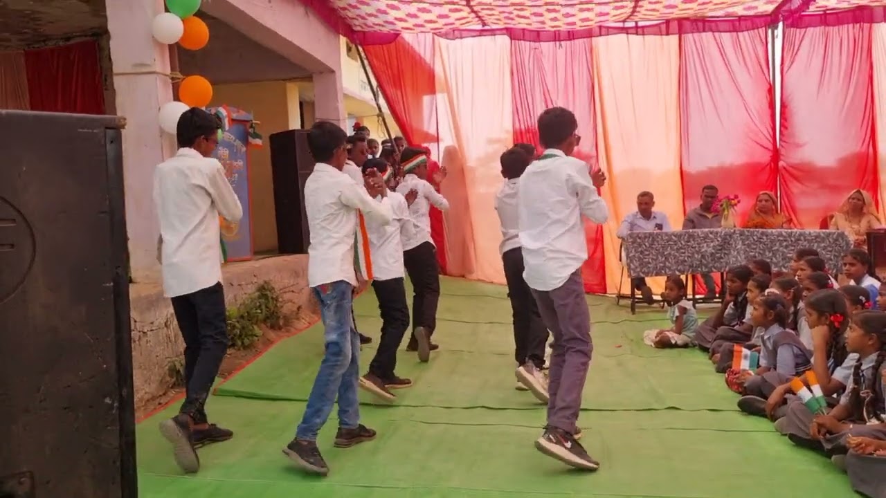 Phir bhi dil Hai hindustani dance performance by Government middle school Gainji  on 26th january 