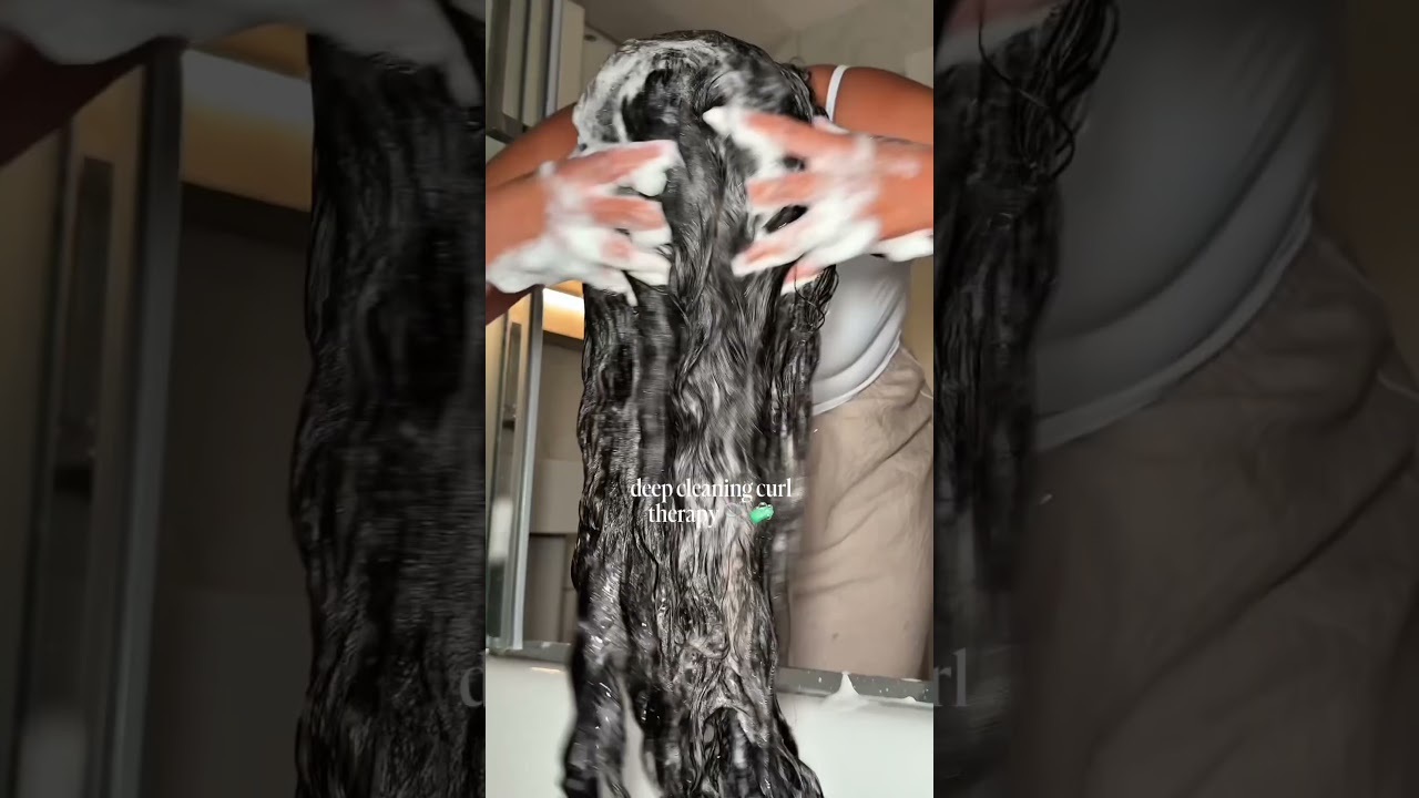 clarifying shampoo = bouncy curls 🧼🫧 #curlyhair #shampoo #asmr #oddlysatisfying