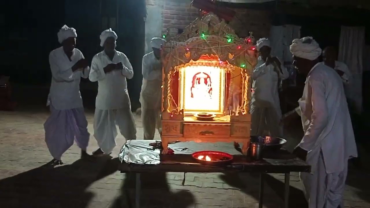 ગરબા એકલવા // હાલોને સૈયરો ગરબે // વડીલોની મોજ