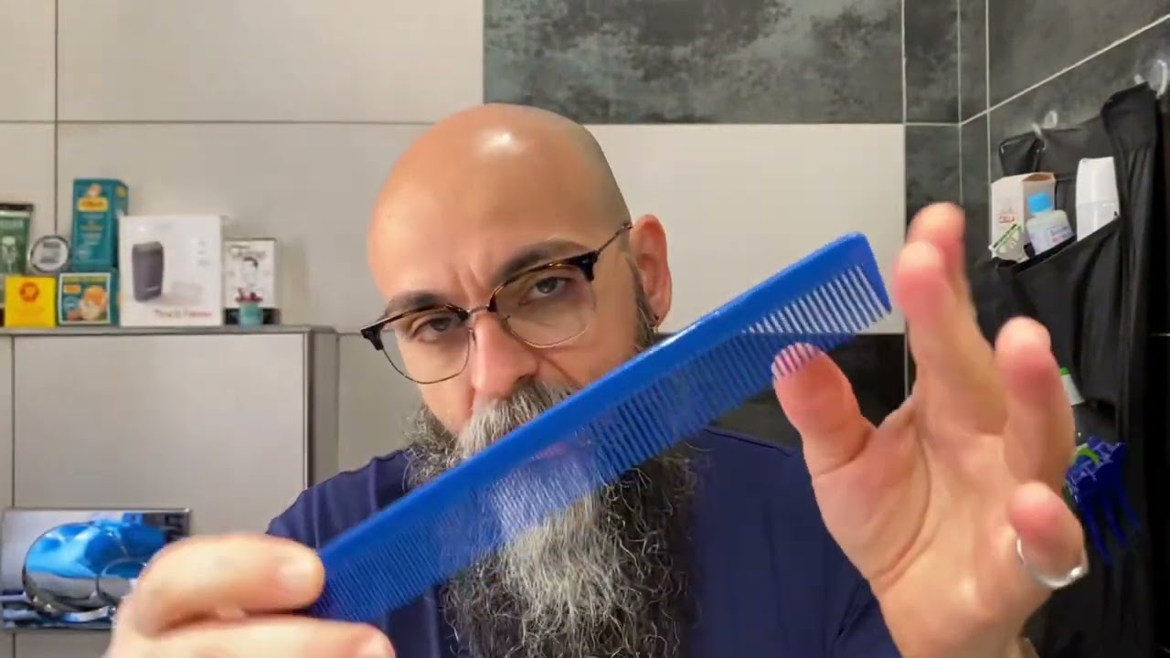 Cosa fare la mattina se la barba è ribelle(riordinare la barba prima di uscire di casa)@Laborprosrl