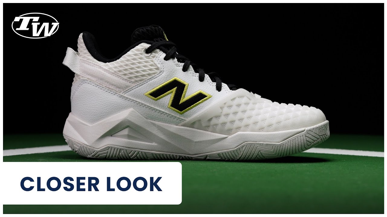 Взгляните поближе на теннисные кроссовки New Balance CG2 от Коко и обратите внимание, как они обн...