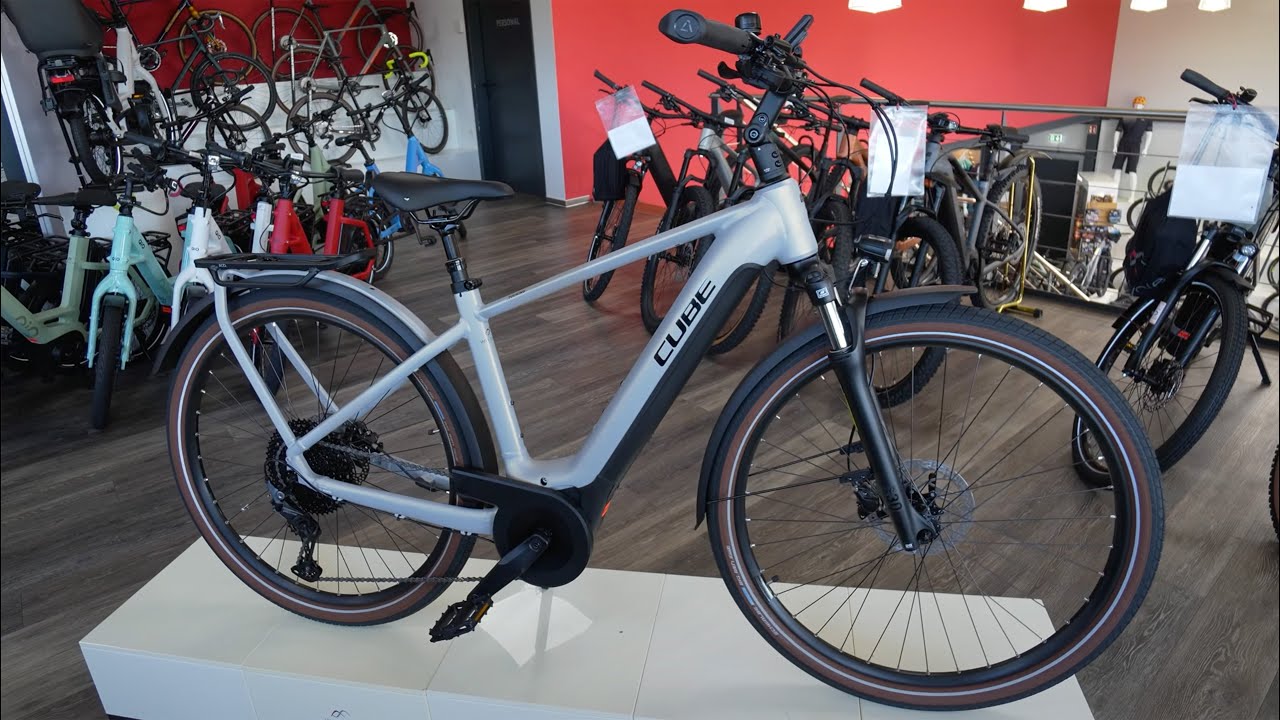 E-Bikes 2023 Cube Touring Hybrid Pro 625 MTB Bosch Performance Motor mit Smart System (Werbung)