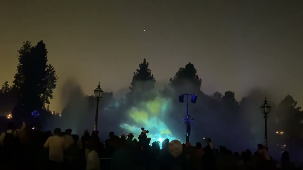 Disneyland: Fantasmic 2.0 - Pirates Bridge View (2022)