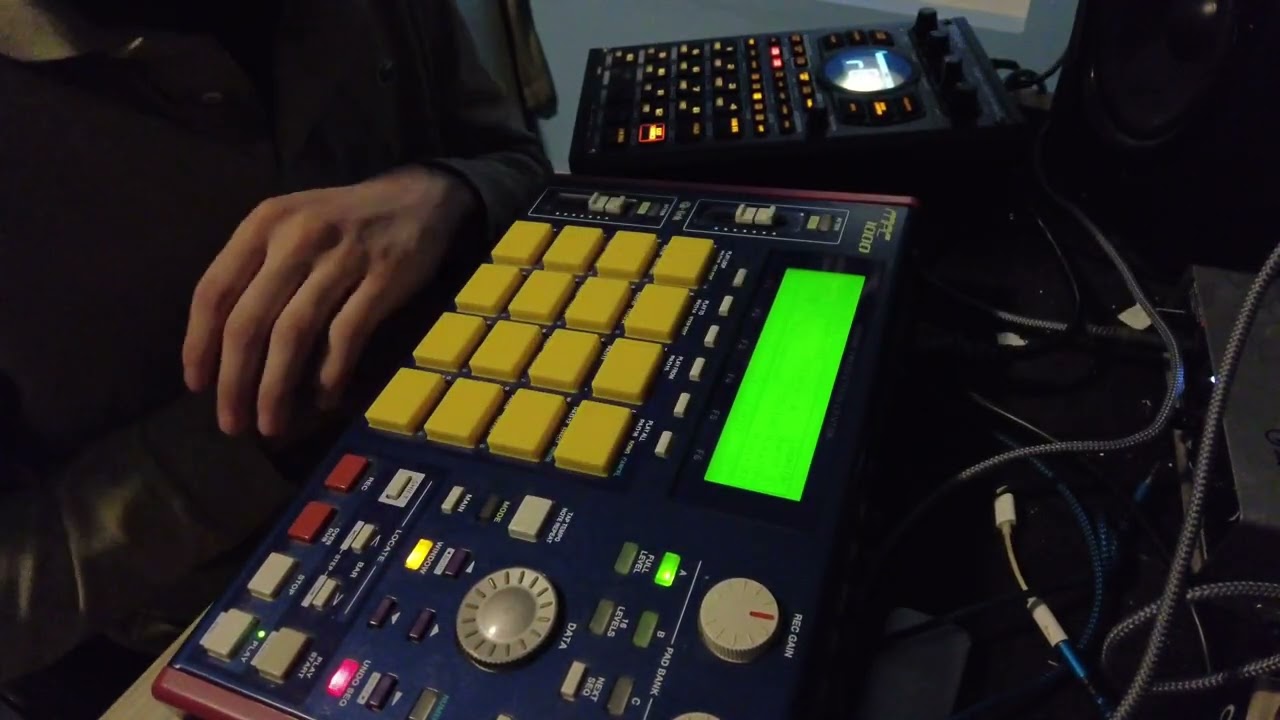 Making a HipHop beat with the MPC 1000 & SP404 MK2