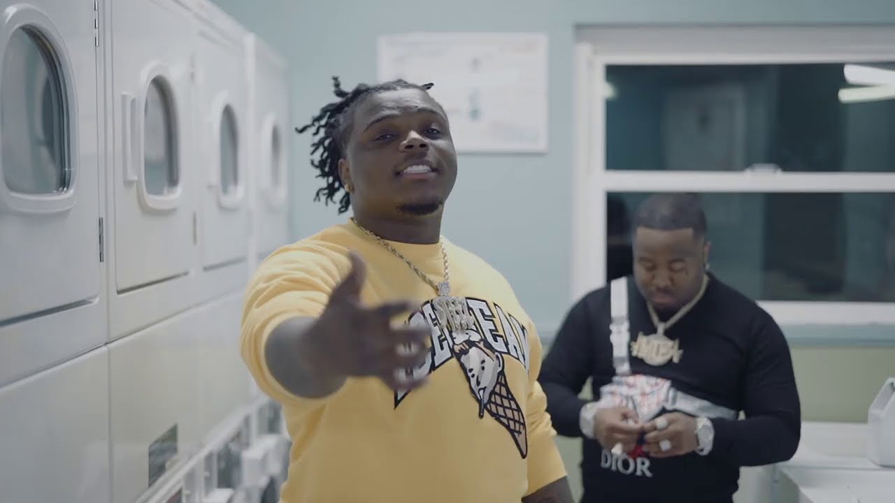 Dsteez X MO3- Wake the City Up (prod. by Hermanata)Dir: shootsomething