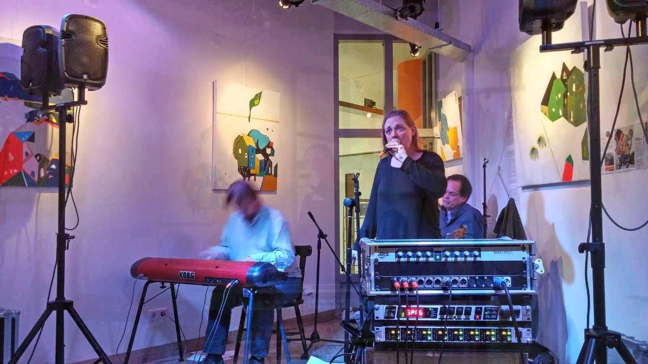 The band Chabliz plays Nightporter live on stage for MusicMagic