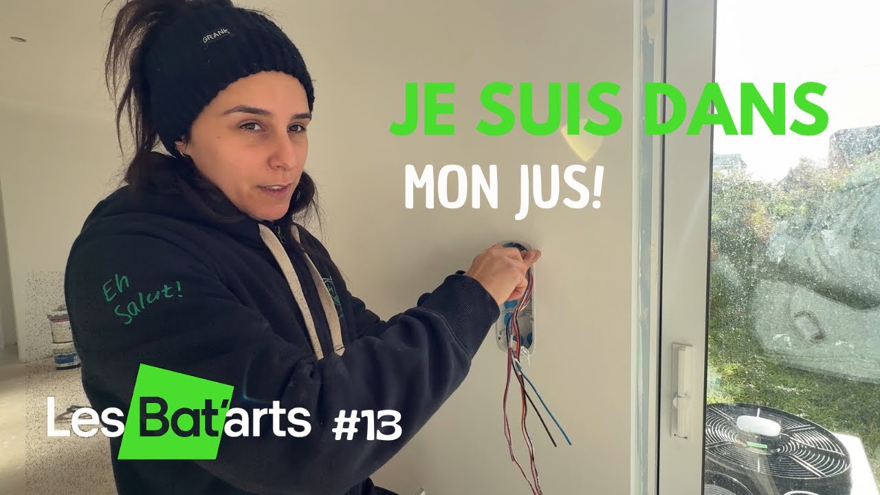 [🛠️&Eacute;pisode 13] arrivage du carrelage, tranch&eacute; pour portail, Electricienne : on avance !