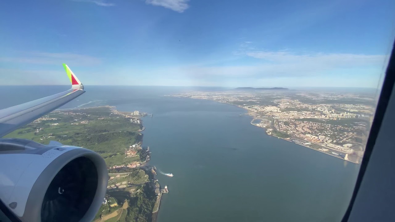 TAP Air Portugal A321LR landing in Lisbon