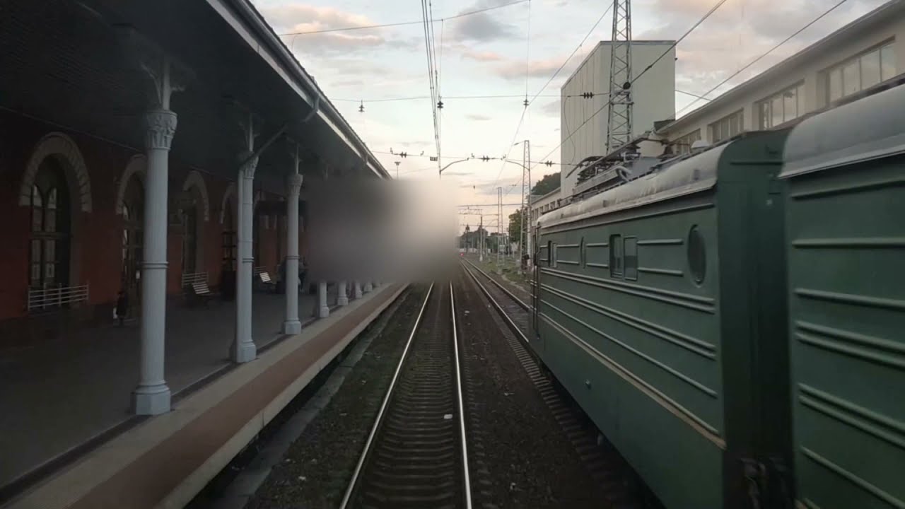 Прибытие поезда на станцию Тверь, Вид из кабины машиниста