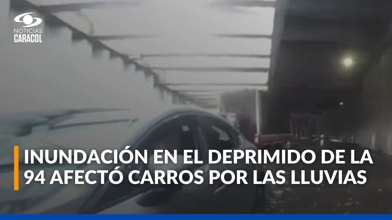 Bebé fue rescatado de carro atrapado en inundación del deprimido de la 94 por lluvias en Bogotá