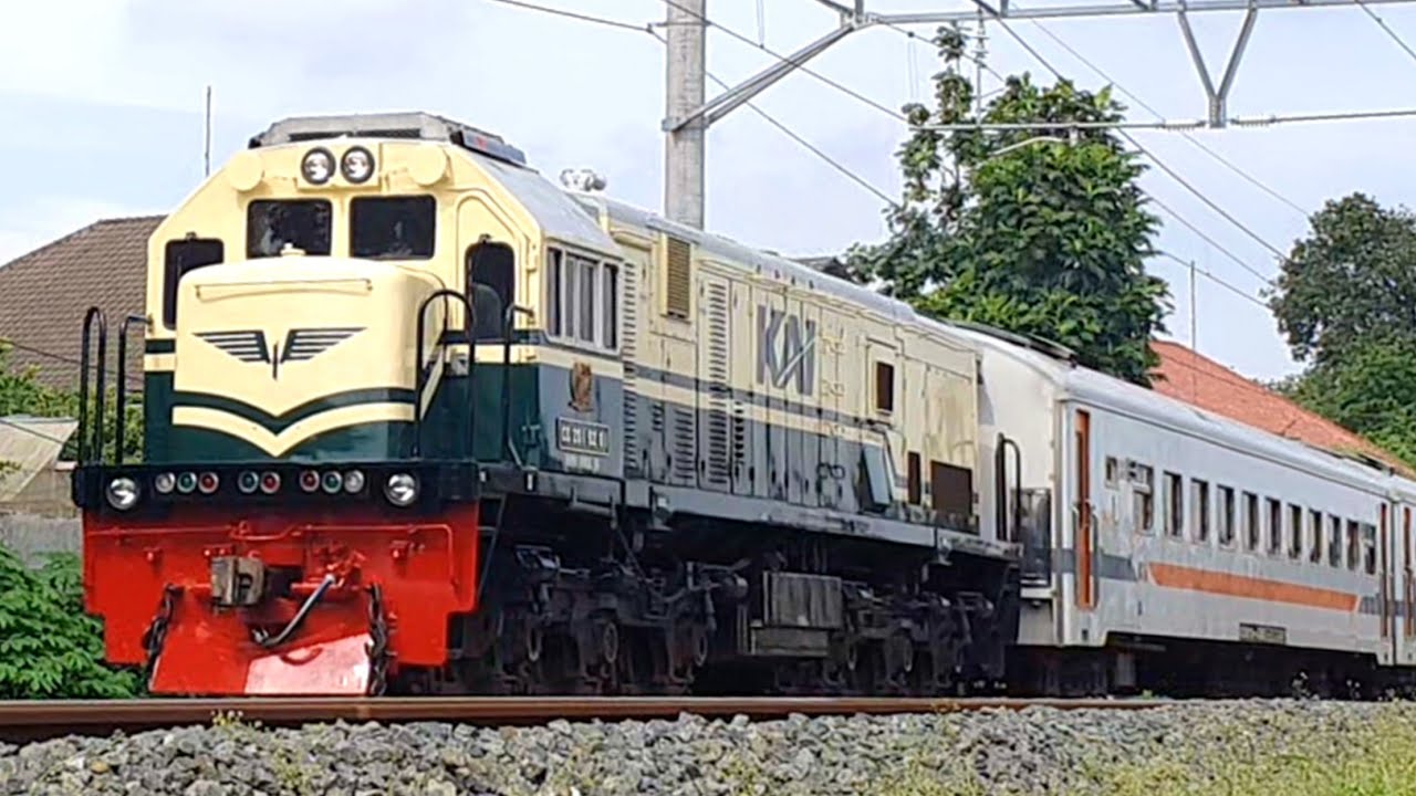 HUNTING LOKO VINTAGE !! Akhirnya Kereta Api Logawa Ditarik Lokomotif Vintage Terbaru CC 201 92 01 JR
