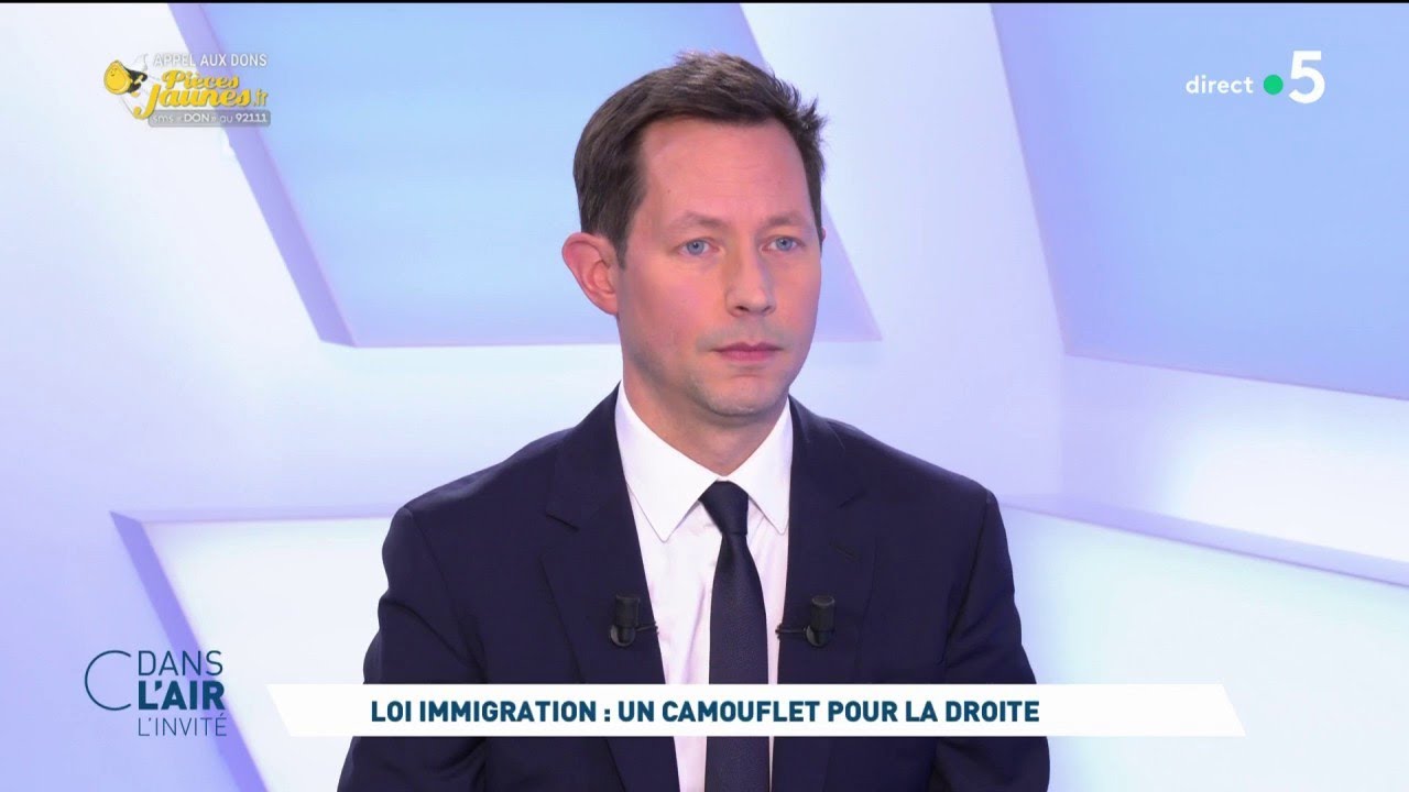 François-Xavier Bellamy - loi immigration : un camouflet pour la droite - #cdanslair 26.01.2024