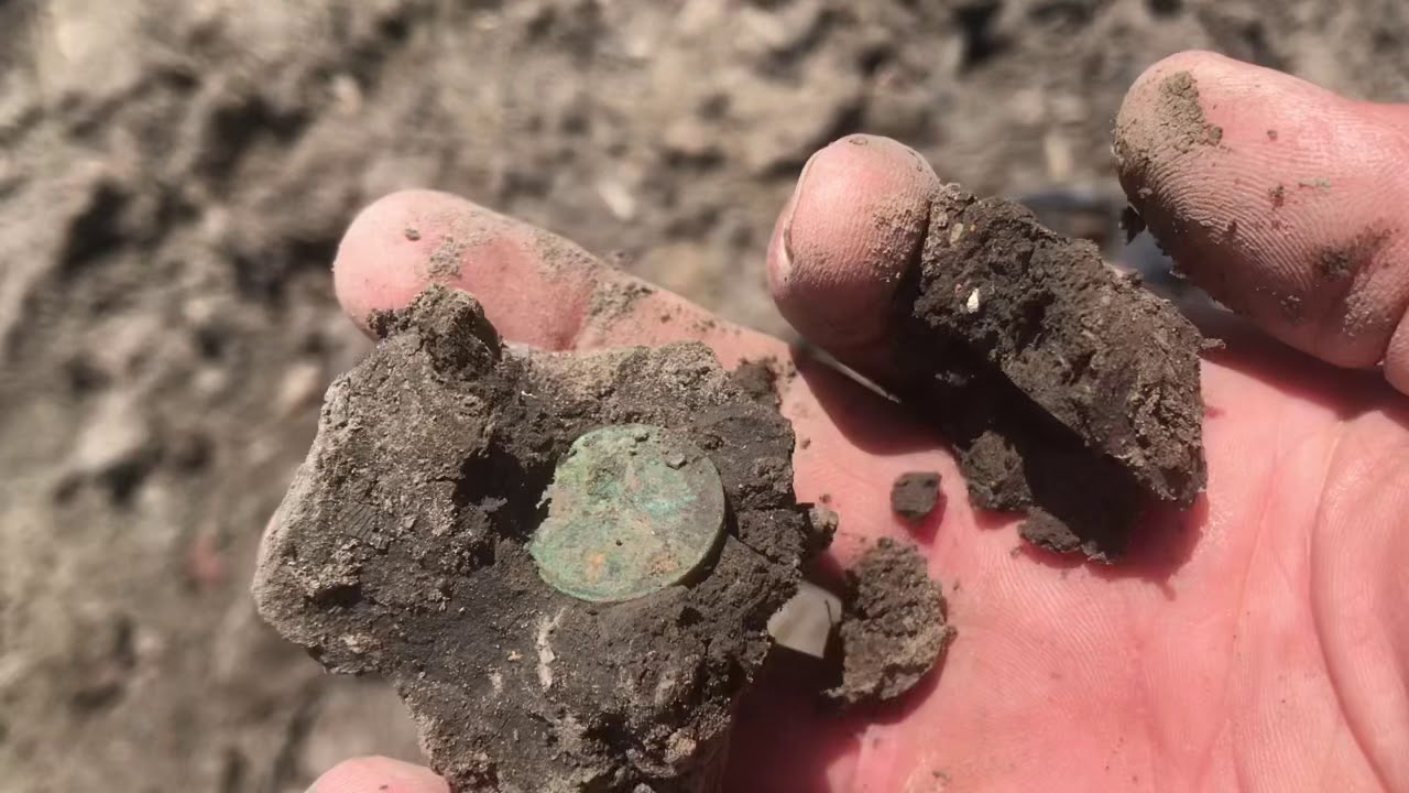 Louisiana Metal Detecting Old home sites for lost or buried silver and gold! #43