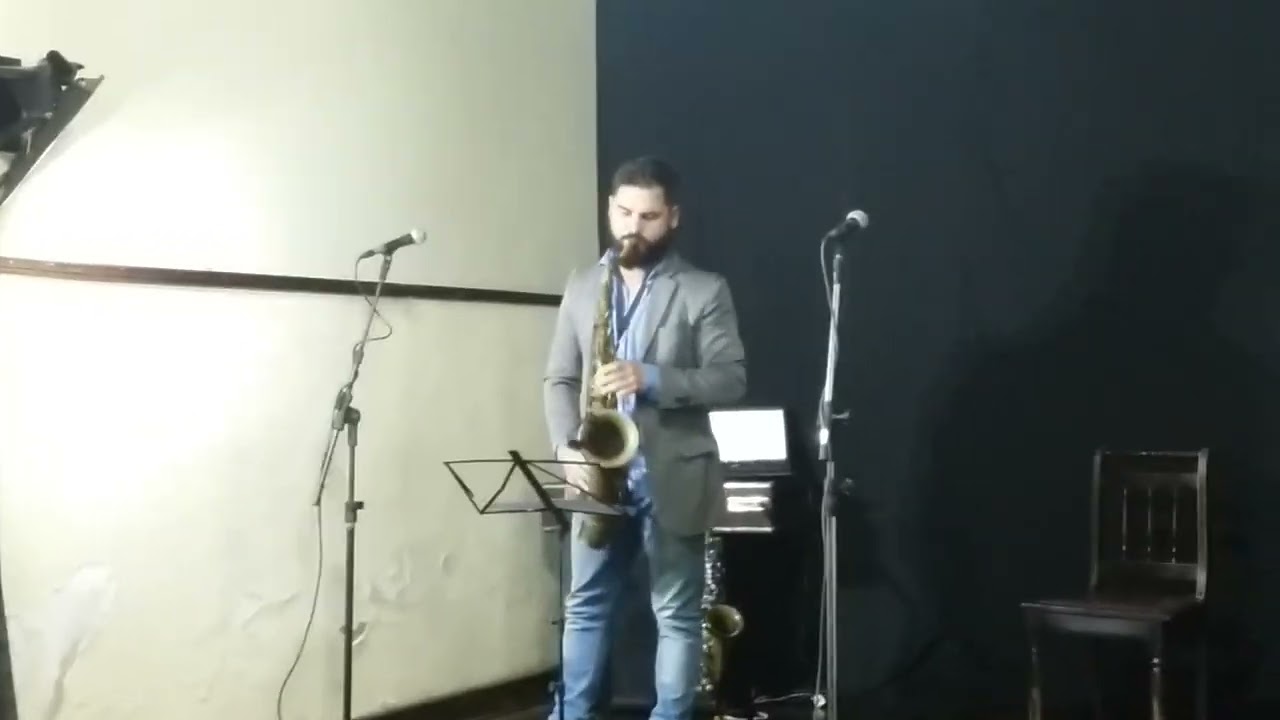 Angatuba Cultural: apresentação do saxofonista Renan Adriano.