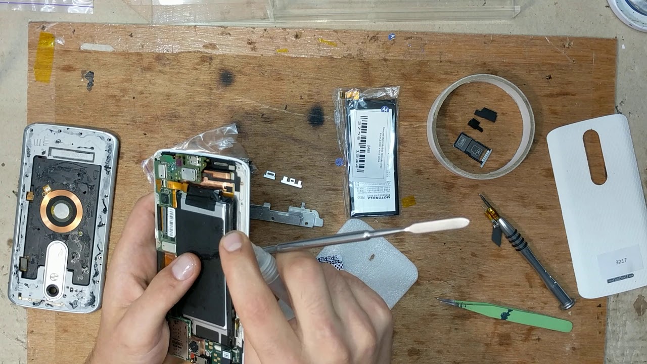 Замена батареи Motorola Droid Turbo 2 xt1585 (Motorola FB55)